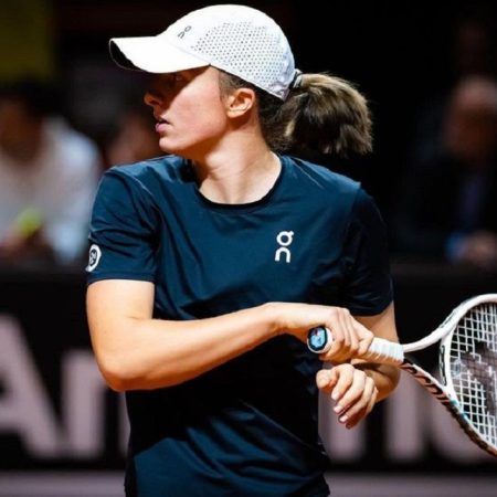 Stuttgart WTA 500 Iga Swiatek spet premagala Aryno Sabalenko  in obdržala naslov prvaka
